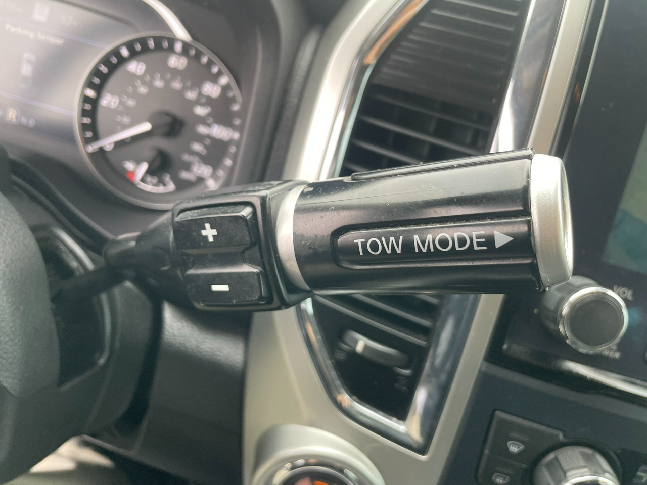 Nissan Titan Platinum Reserve Crew Cab 2WD 2020