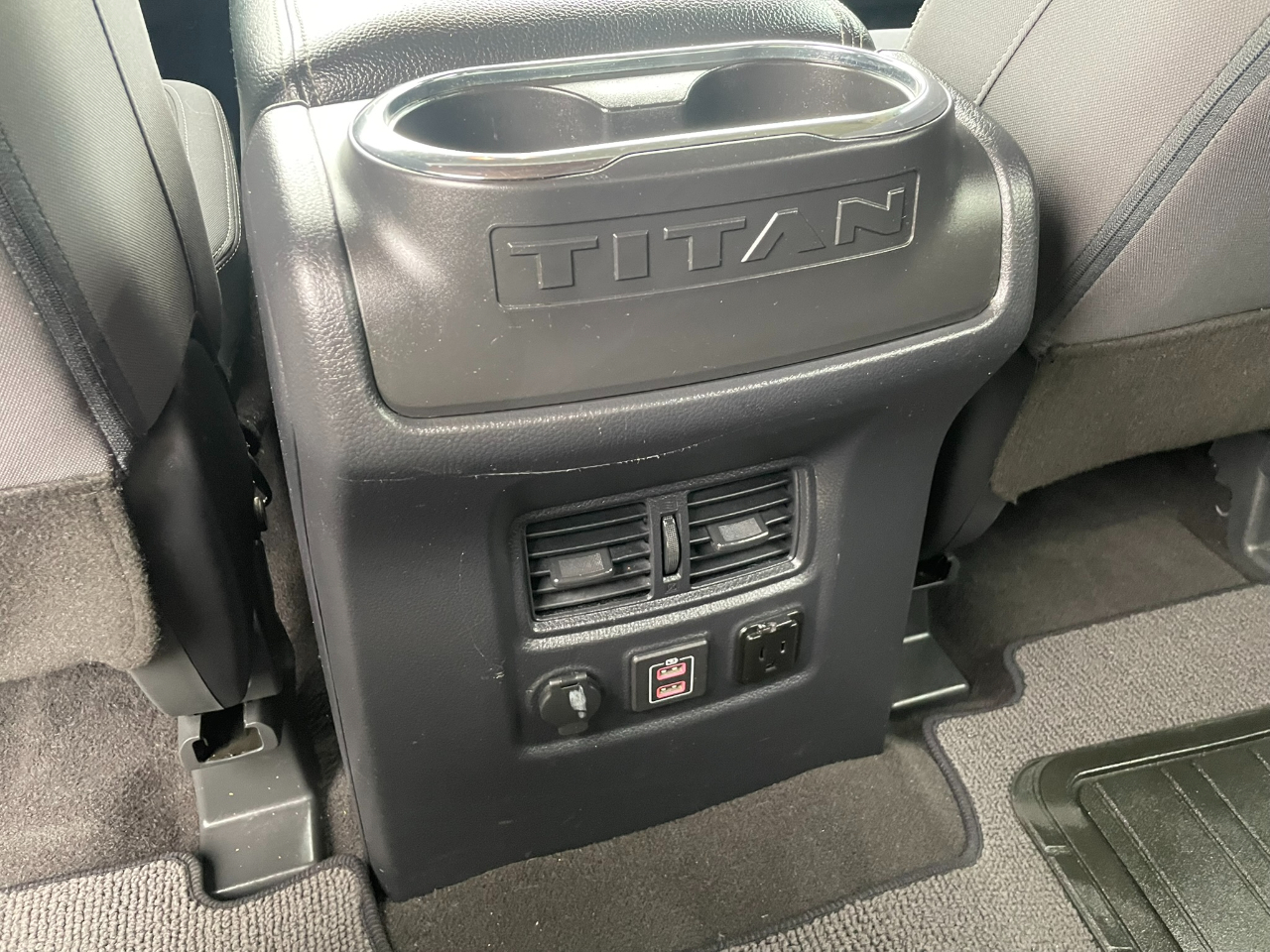 Nissan Titan Platinum Reserve Crew Cab 2WD 2020