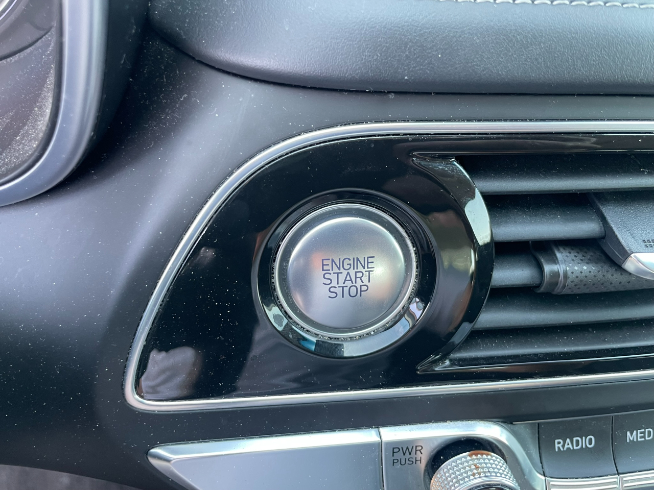 Genesis G70 2.0T Advanced AWD 2019 Genesis G70 2.0T Advanced AWD 2019