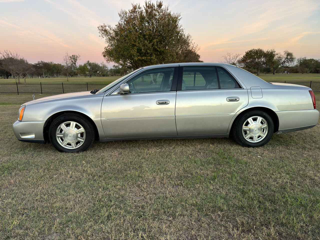 2004 Cadillac DeVille Base's photo