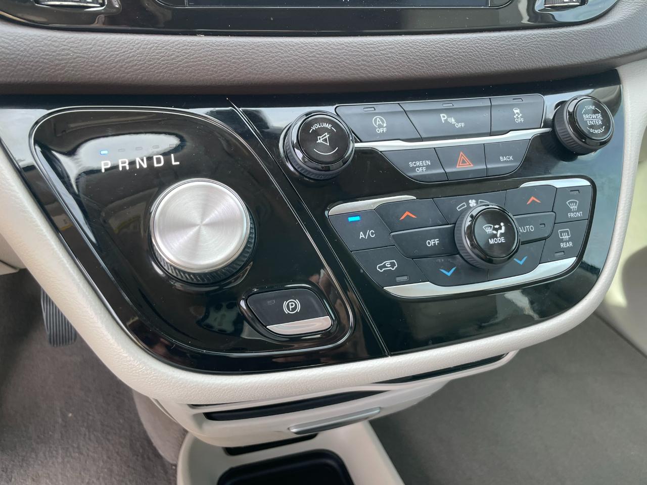 Chrysler Pacifica Touring-L 2017