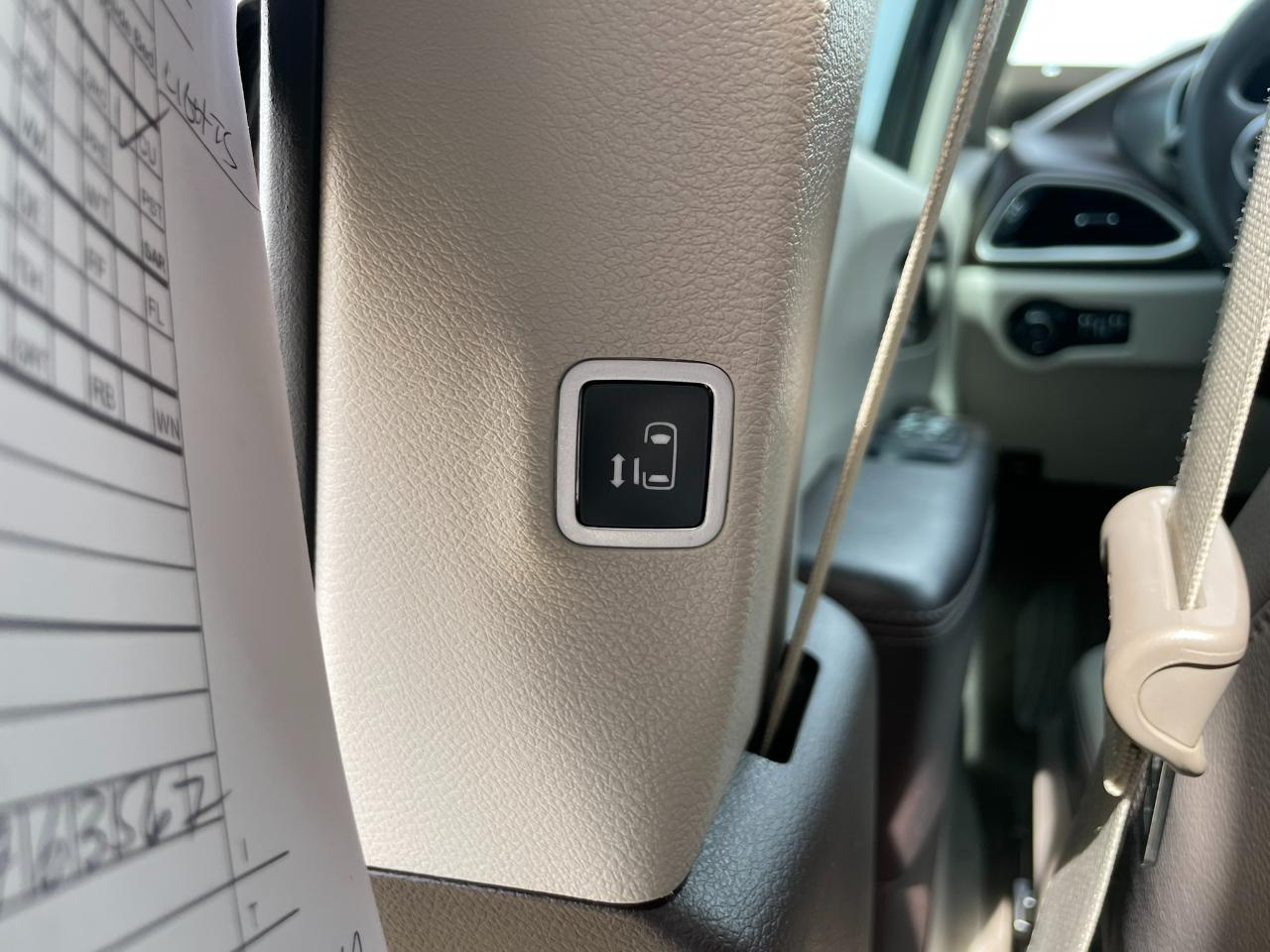 Chrysler Pacifica Touring-L 2017