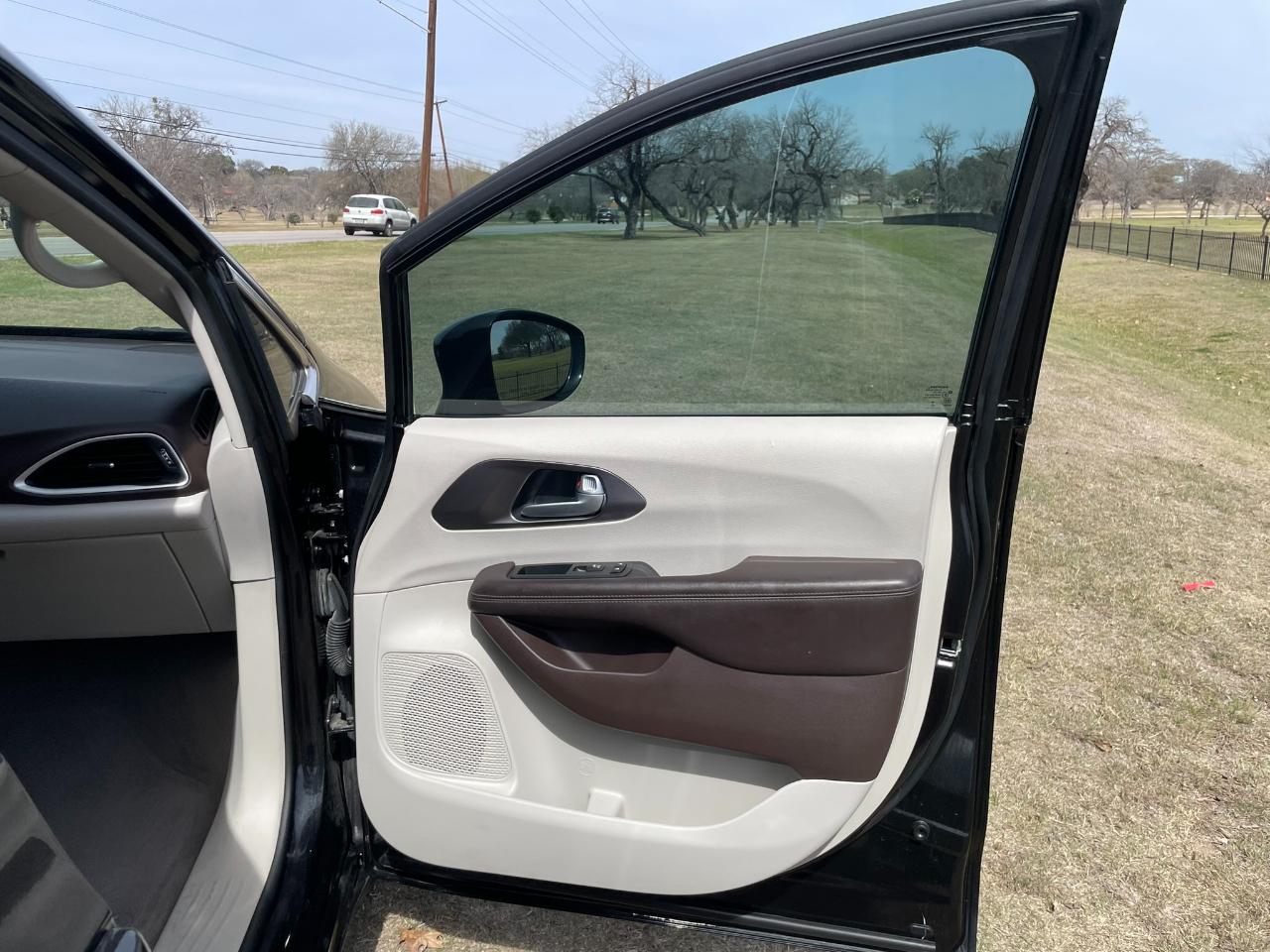 Chrysler Pacifica Touring-L 2017