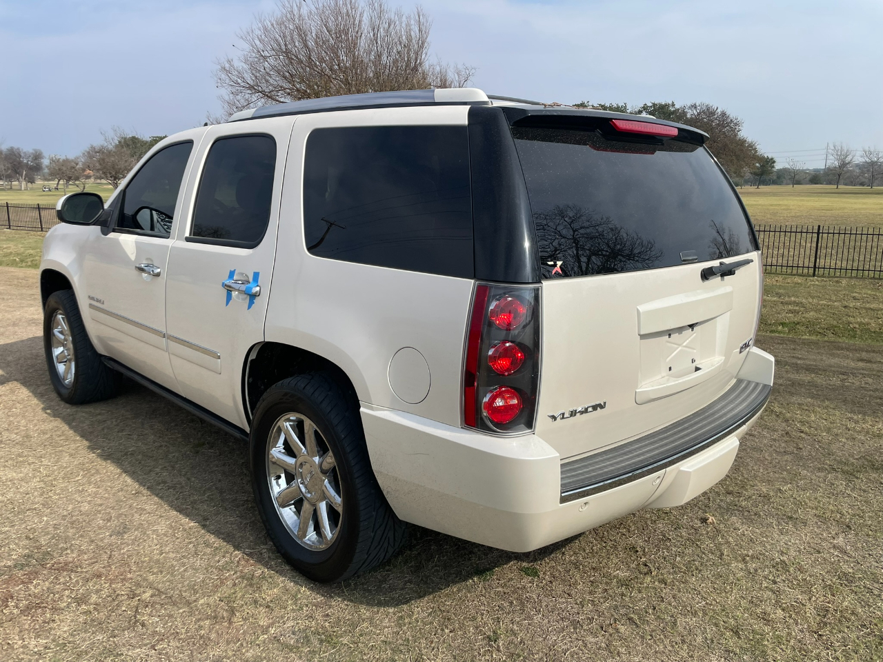 GMC Yukon Denali 2WD 2013