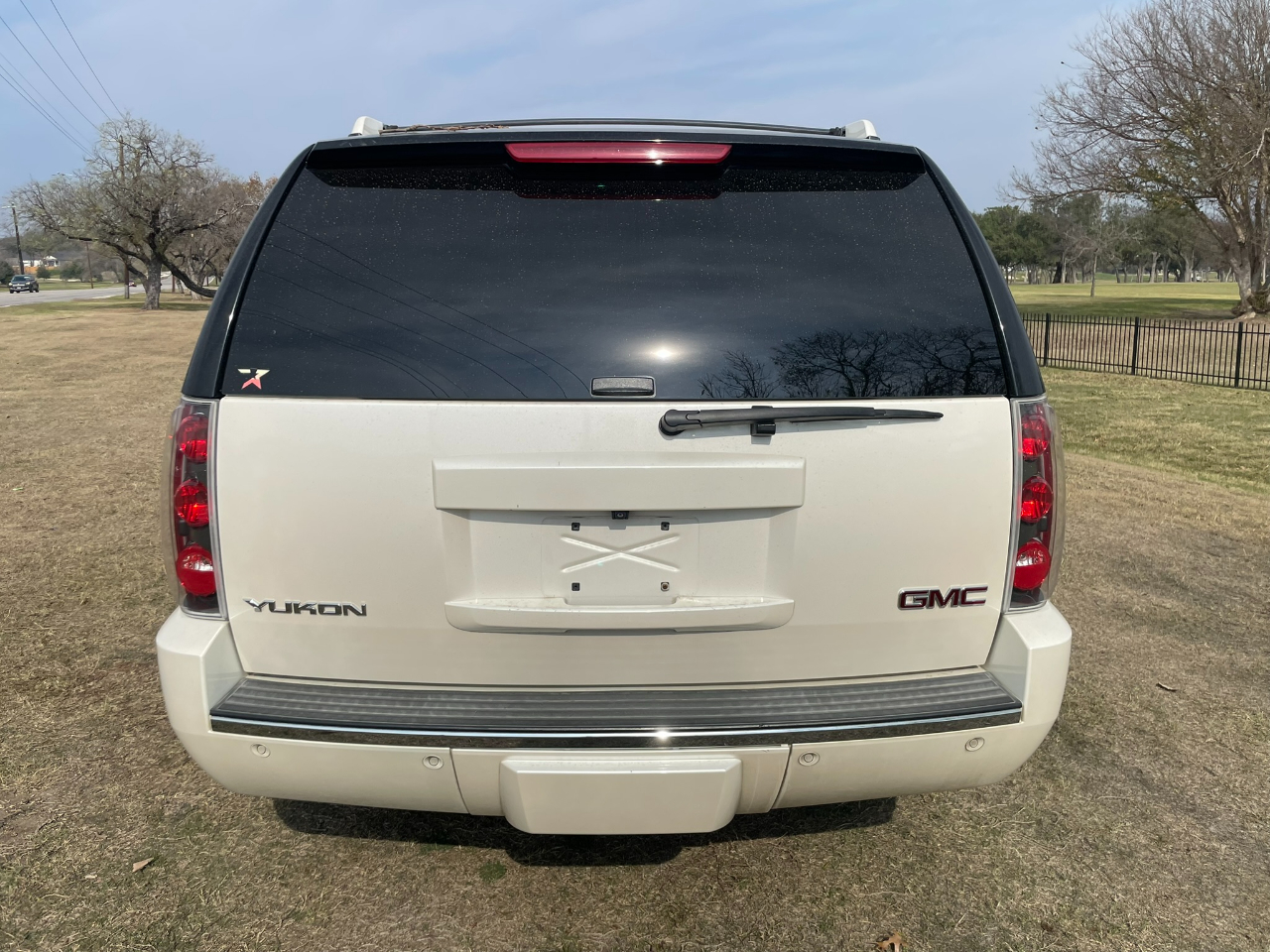 GMC Yukon Denali 2WD 2013