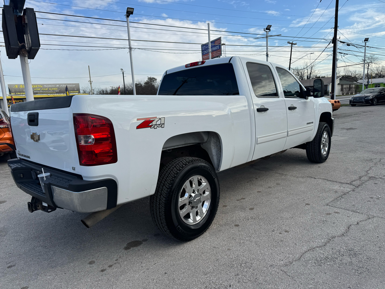 Chevrolet Silverado 2500HD LT Crew Cab 4WD 2011