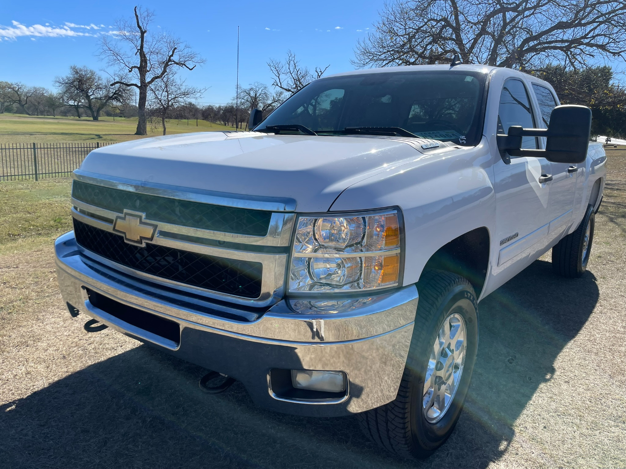 Chevrolet Silverado 2500HD LT Crew Cab 4WD 2011