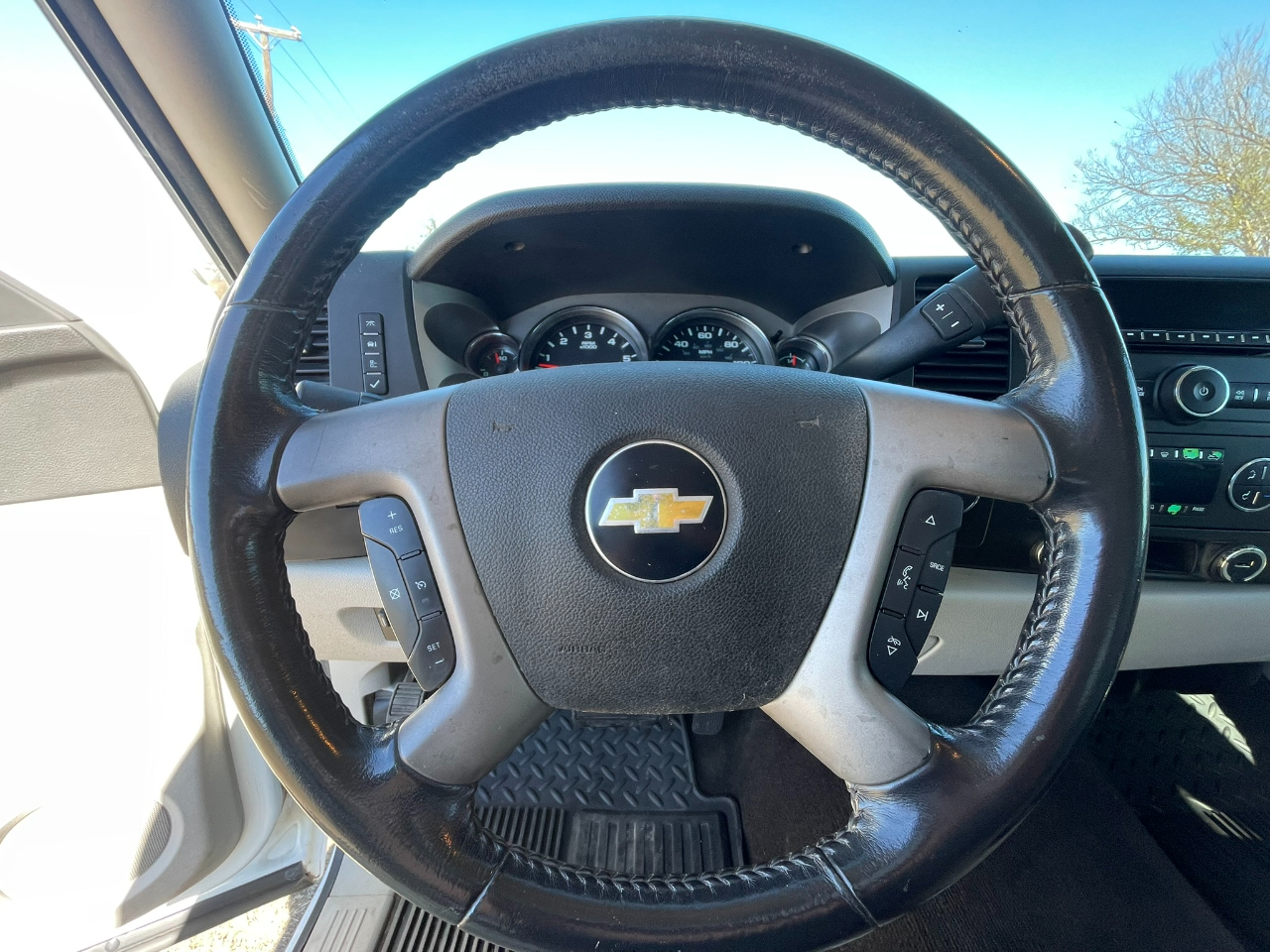 Chevrolet Silverado 2500HD LT Crew Cab 4WD 2011