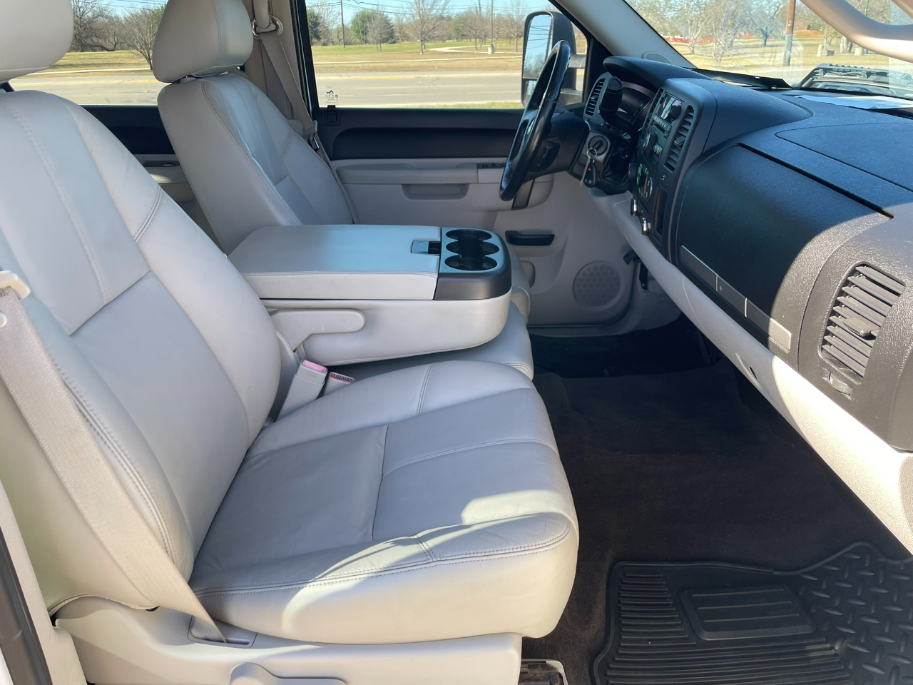 Chevrolet Silverado 2500HD LT Crew Cab 4WD 2011