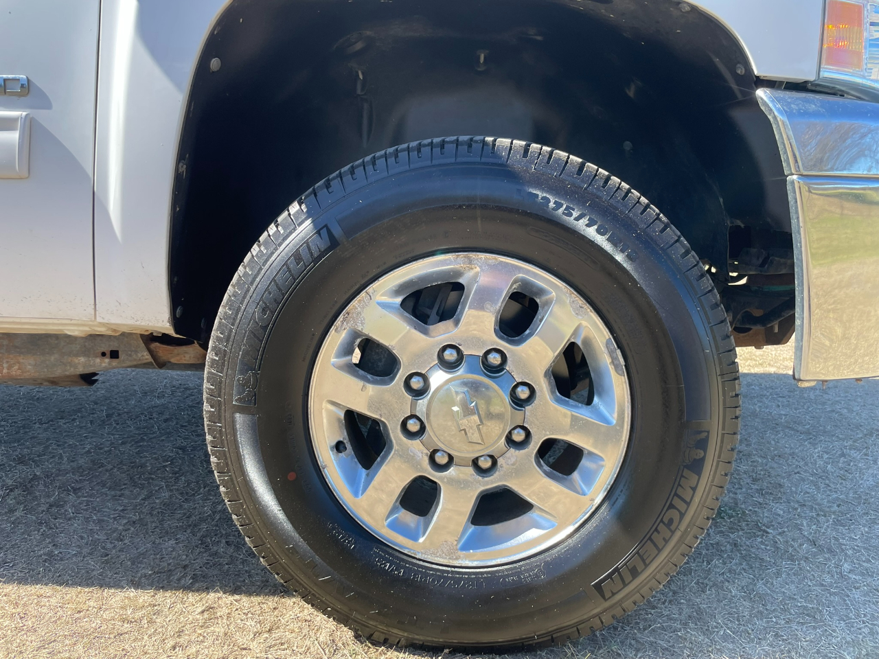 Chevrolet Silverado 2500HD LT Crew Cab 4WD 2011