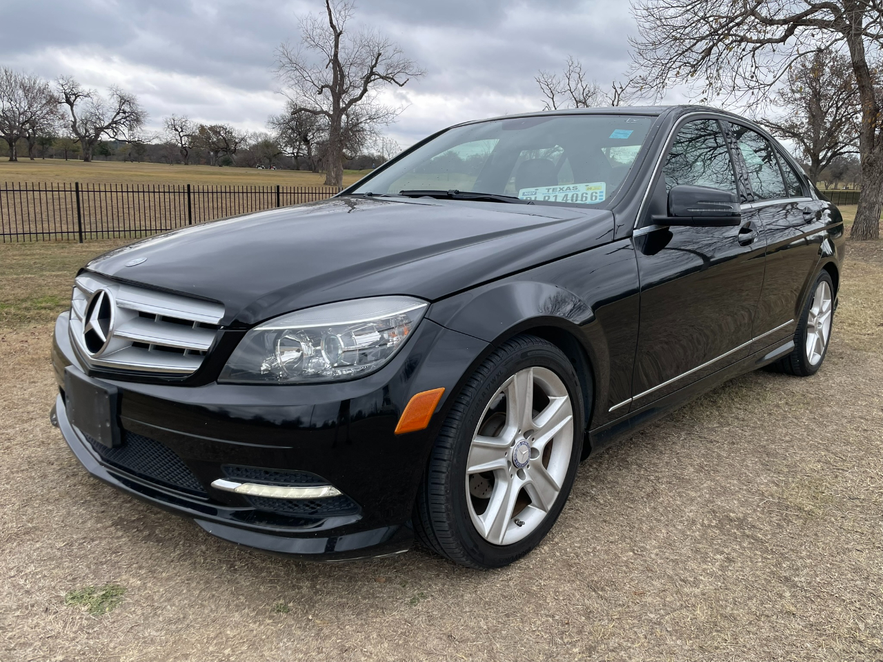 Mercedes-Benz C-Class C300 Luxury Sedan 2011
