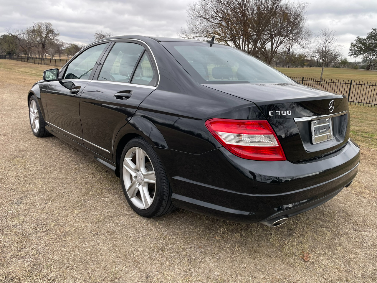 Mercedes-Benz C-Class C300 Luxury Sedan 2011