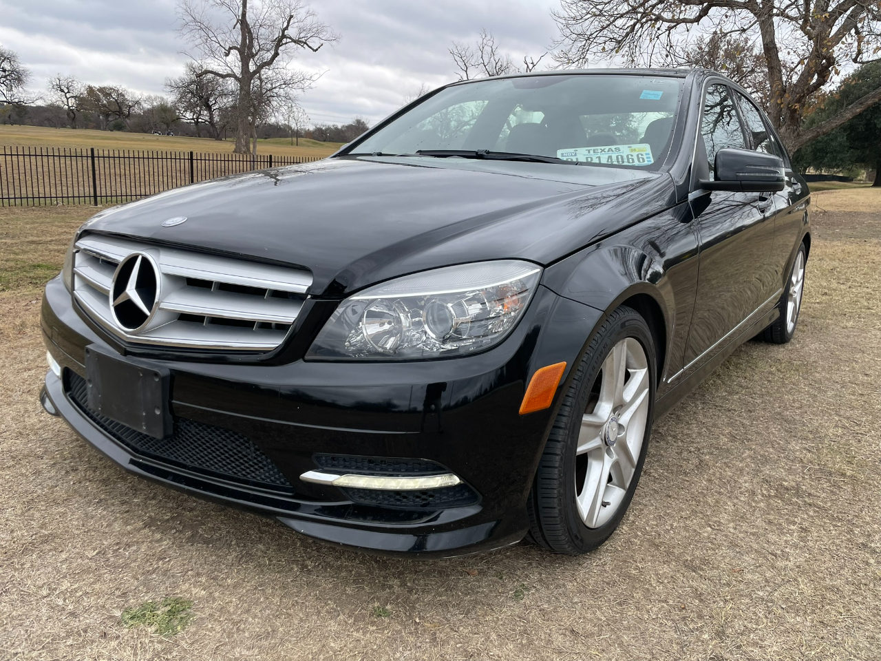 Mercedes-Benz C-Class C300 Luxury Sedan 2011