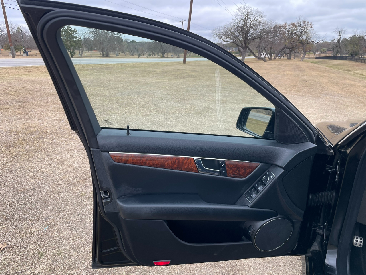 Mercedes-Benz C-Class C300 Luxury Sedan 2011