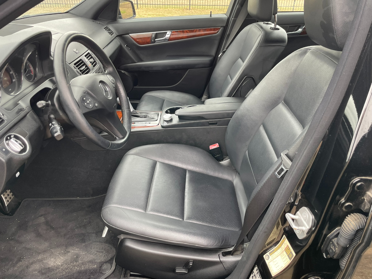 Mercedes-Benz C-Class C300 Luxury Sedan 2011