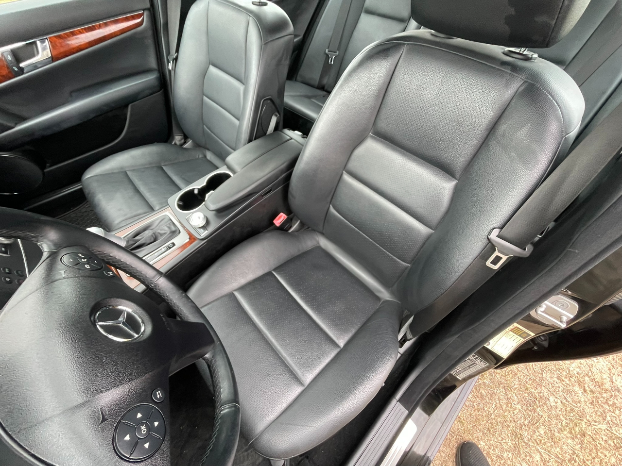 Mercedes-Benz C-Class C300 Luxury Sedan 2011