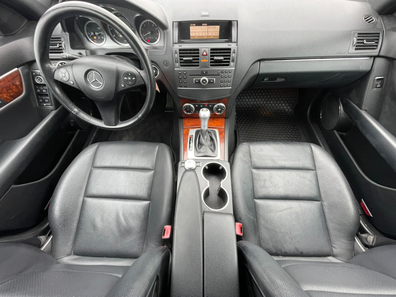 Mercedes-Benz C-Class C300 Luxury Sedan 2011