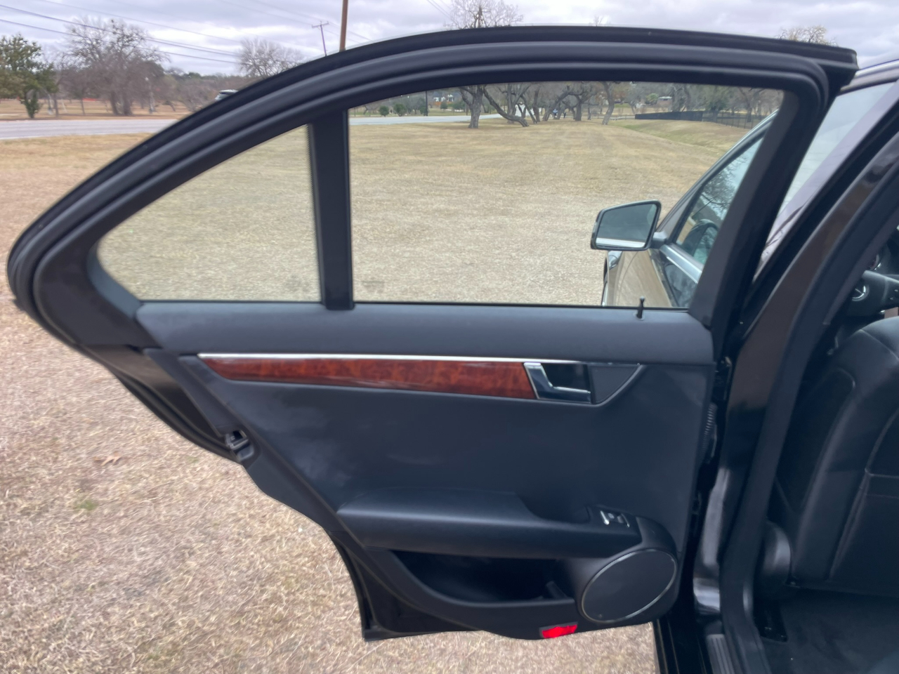 Mercedes-Benz C-Class C300 Luxury Sedan 2011