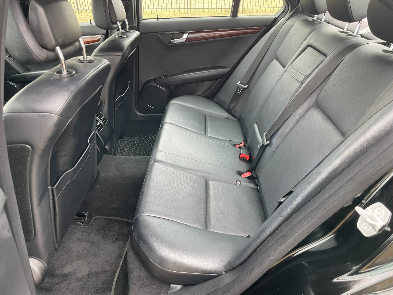 Mercedes-Benz C-Class C300 Luxury Sedan 2011