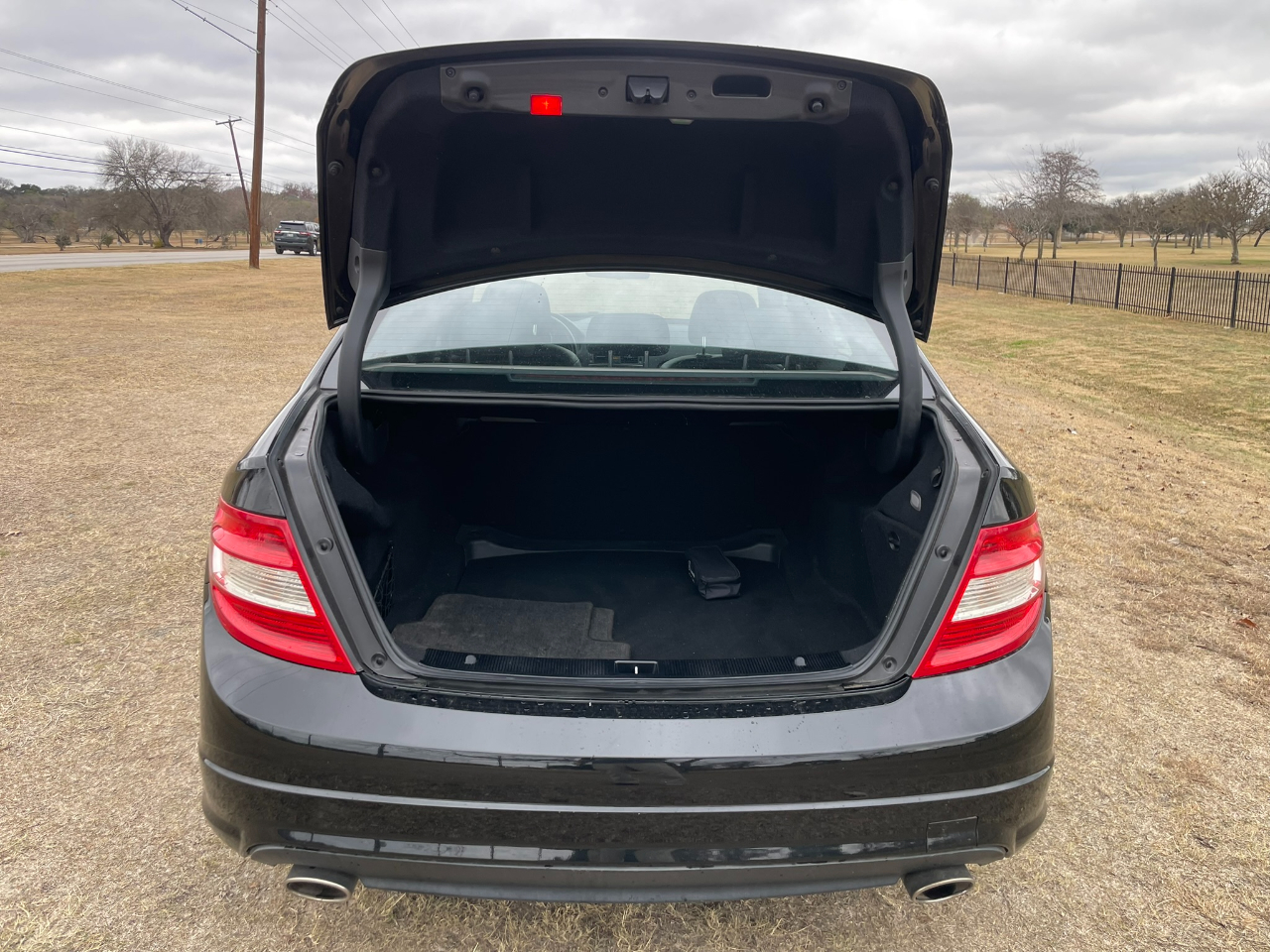 Mercedes-Benz C-Class C300 Luxury Sedan 2011