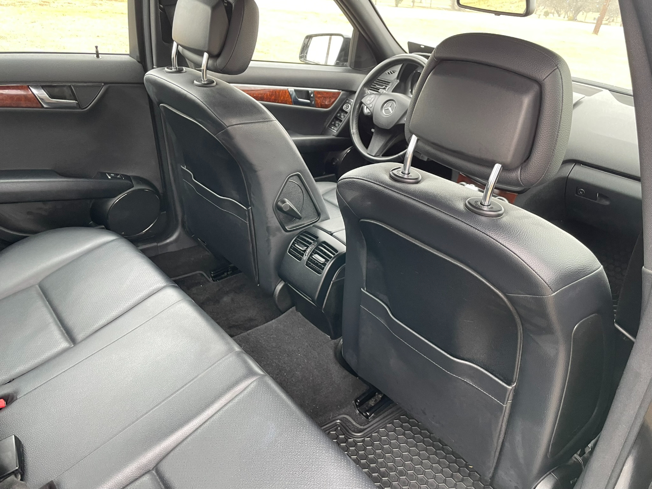 Mercedes-Benz C-Class C300 Luxury Sedan 2011