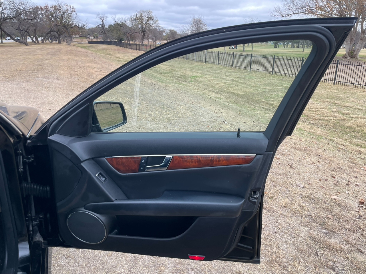 Mercedes-Benz C-Class C300 Luxury Sedan 2011