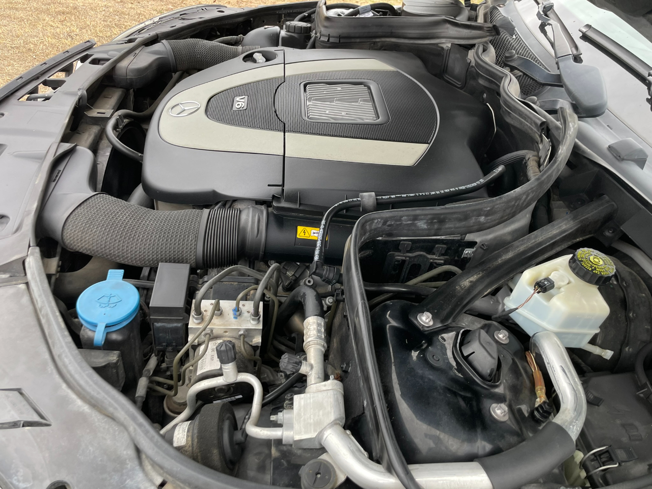 Mercedes-Benz C-Class C300 Luxury Sedan 2011