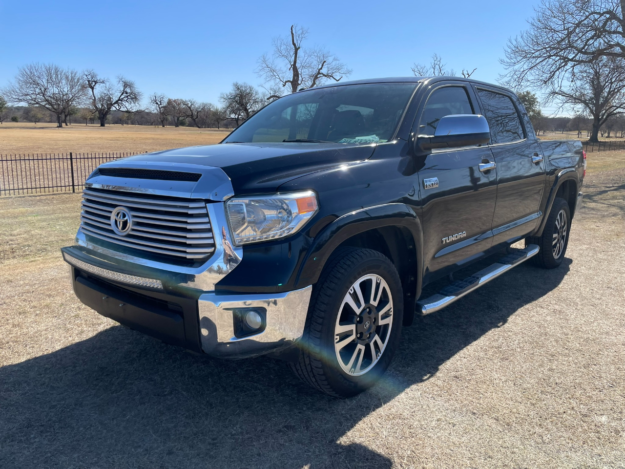 2015 Toyota Tundra Limited 5.7L CrewMax 2WD