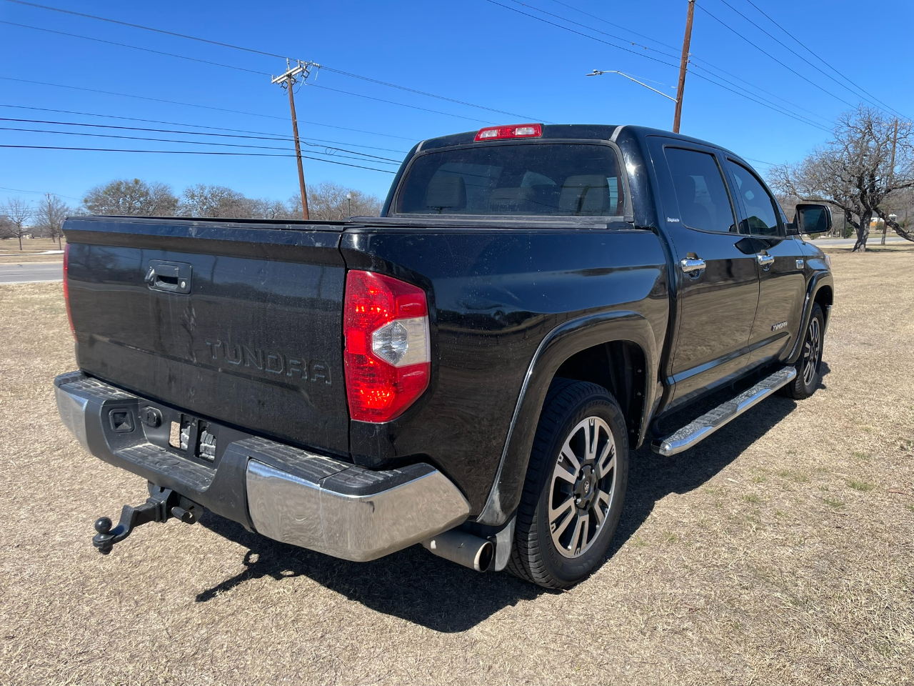 Toyota Tundra Limited 5.7L CrewMax 2WD 2015