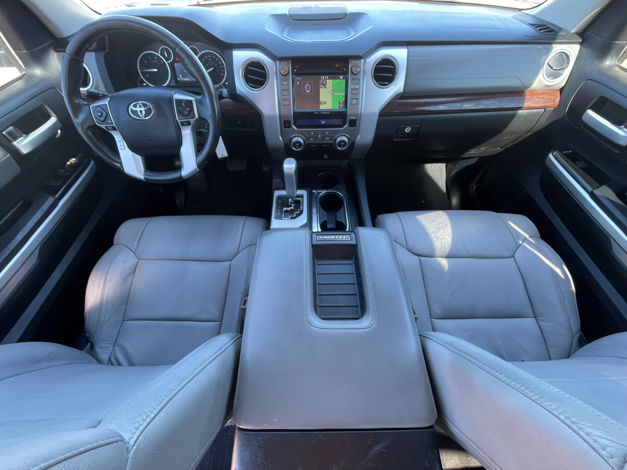 Toyota Tundra Limited 5.7L CrewMax 2WD 2015