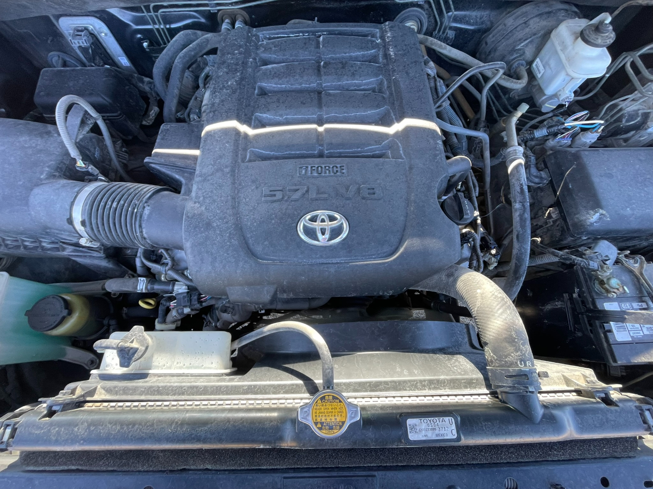 Toyota Tundra Limited 5.7L CrewMax 2WD 2015