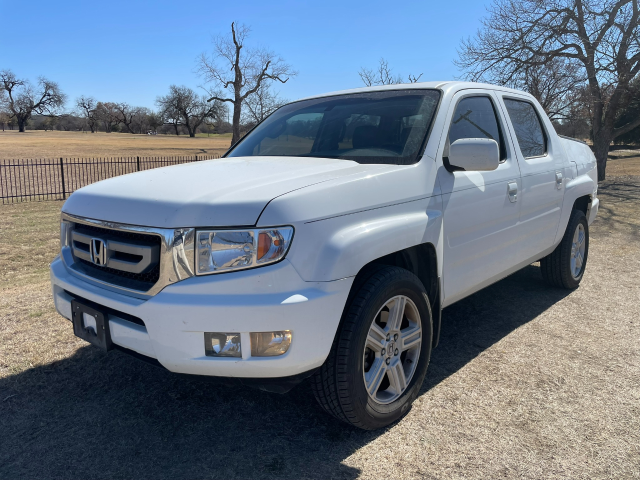 Honda Ridgeline RTL AT with MOONROOF 2011