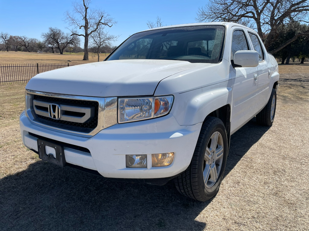 Honda Ridgeline RTL AT with MOONROOF 2011