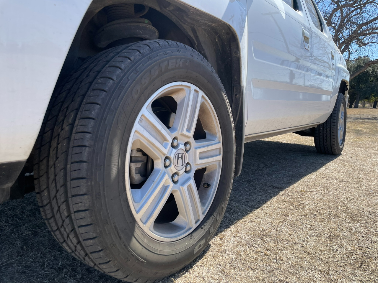 Honda Ridgeline RTL AT with MOONROOF 2011