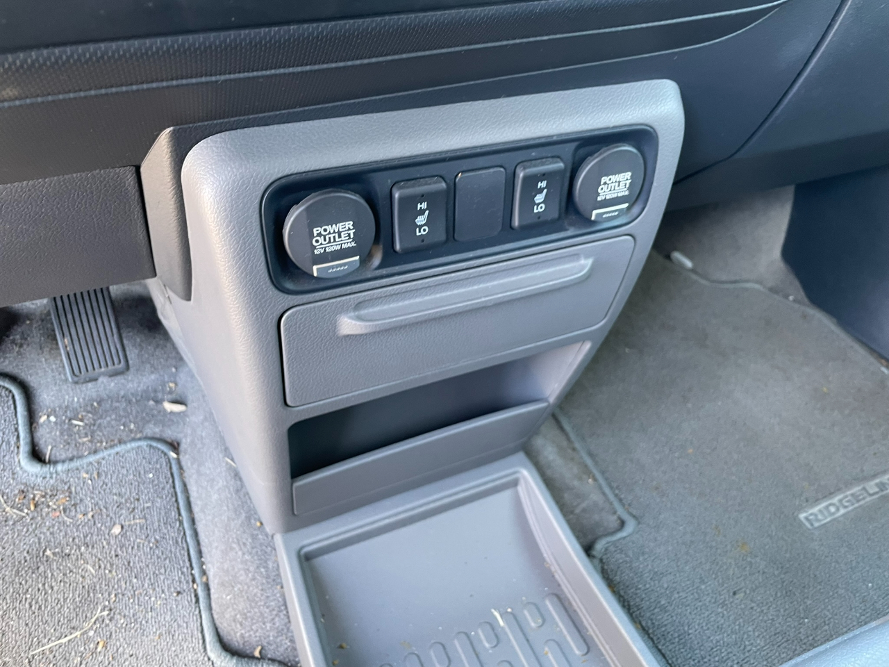 Honda Ridgeline RTL AT with MOONROOF 2011