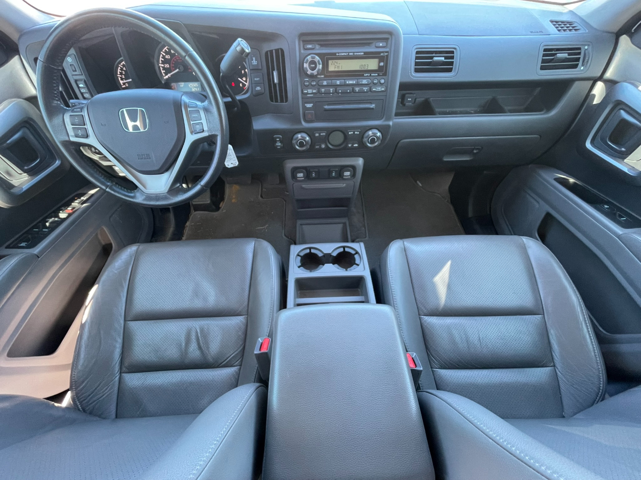 Honda Ridgeline RTL AT with MOONROOF 2011