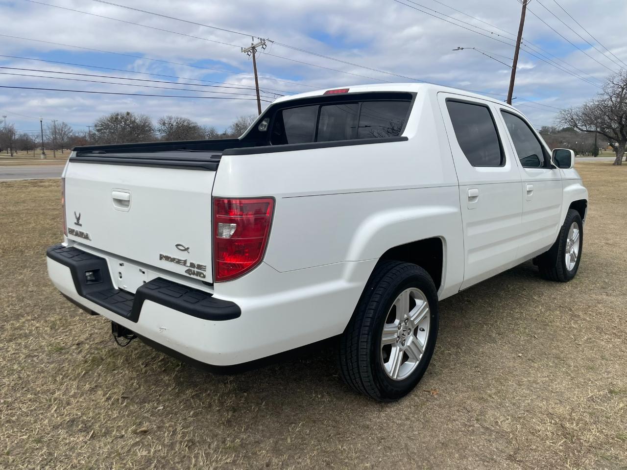Honda Ridgeline RTL AT with MOONROOF 2011