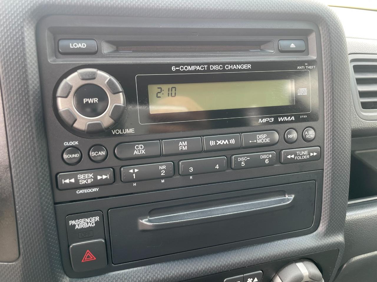 Honda Ridgeline RTL AT with MOONROOF 2011