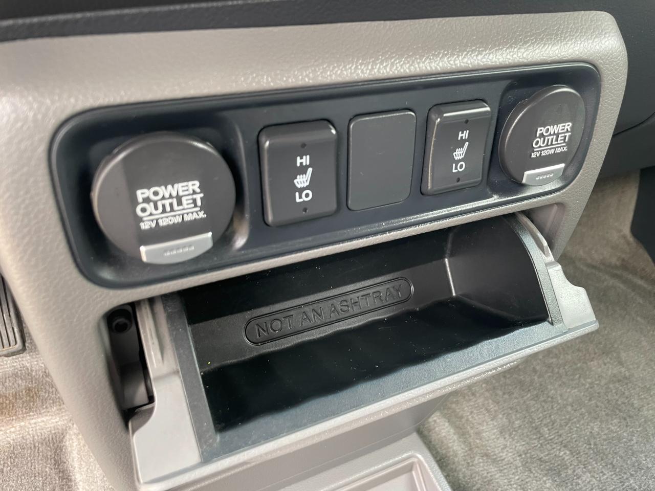 Honda Ridgeline RTL AT with MOONROOF 2011