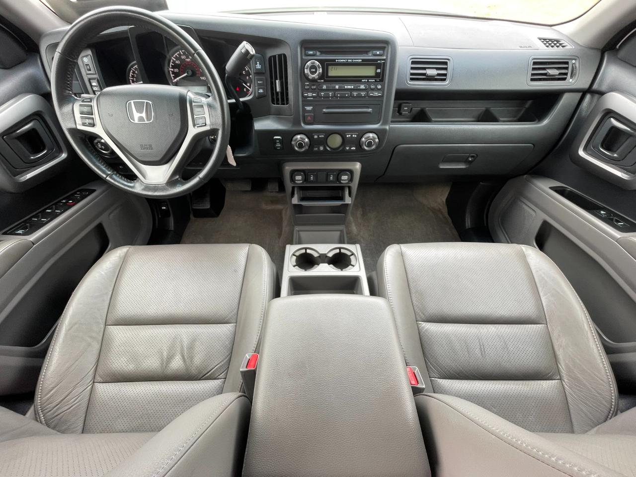 Honda Ridgeline RTL AT with MOONROOF 2011