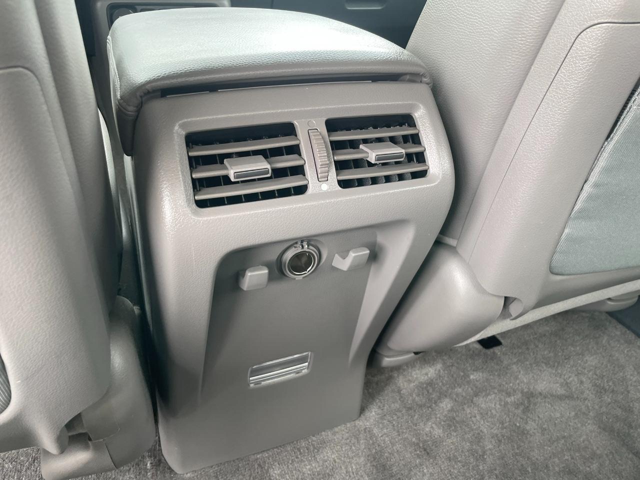 Honda Ridgeline RTL AT with MOONROOF 2011