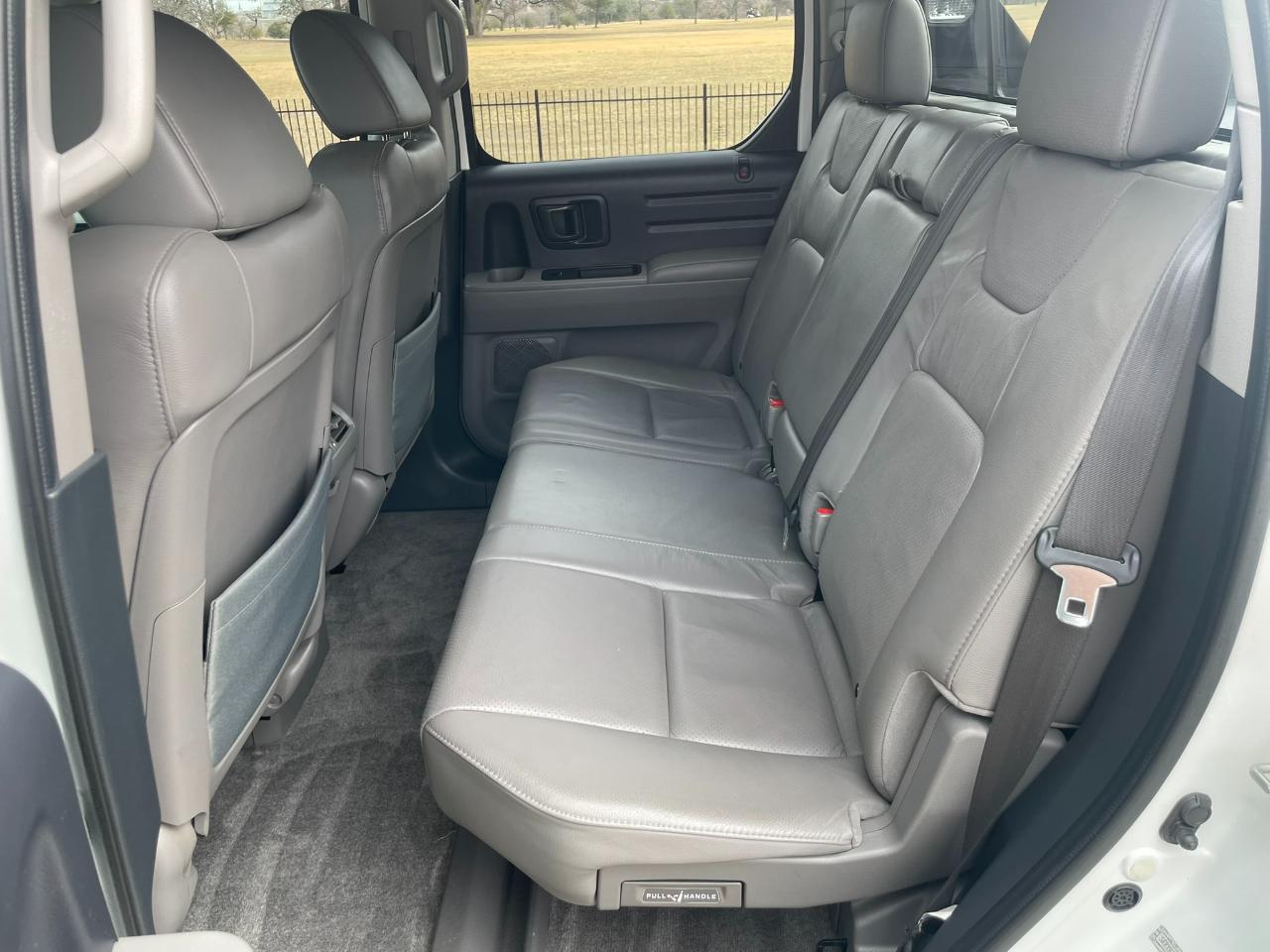 Honda Ridgeline RTL AT with MOONROOF 2011