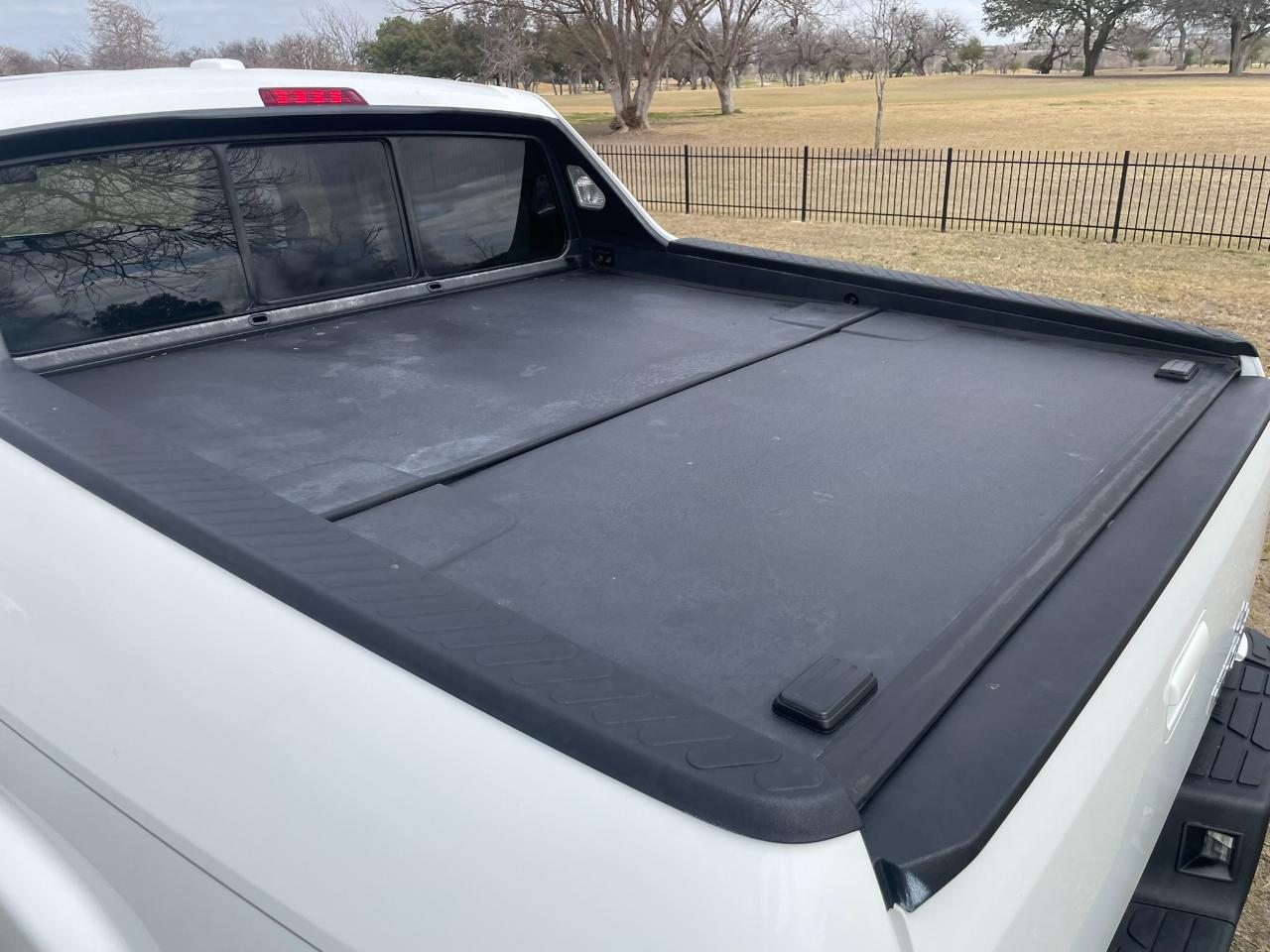Honda Ridgeline RTL AT with MOONROOF 2011