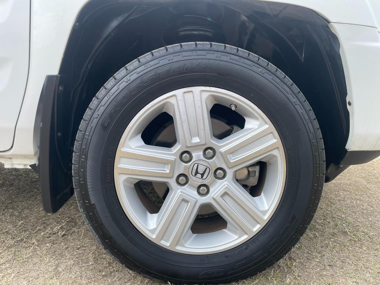 Honda Ridgeline RTL AT with MOONROOF 2011