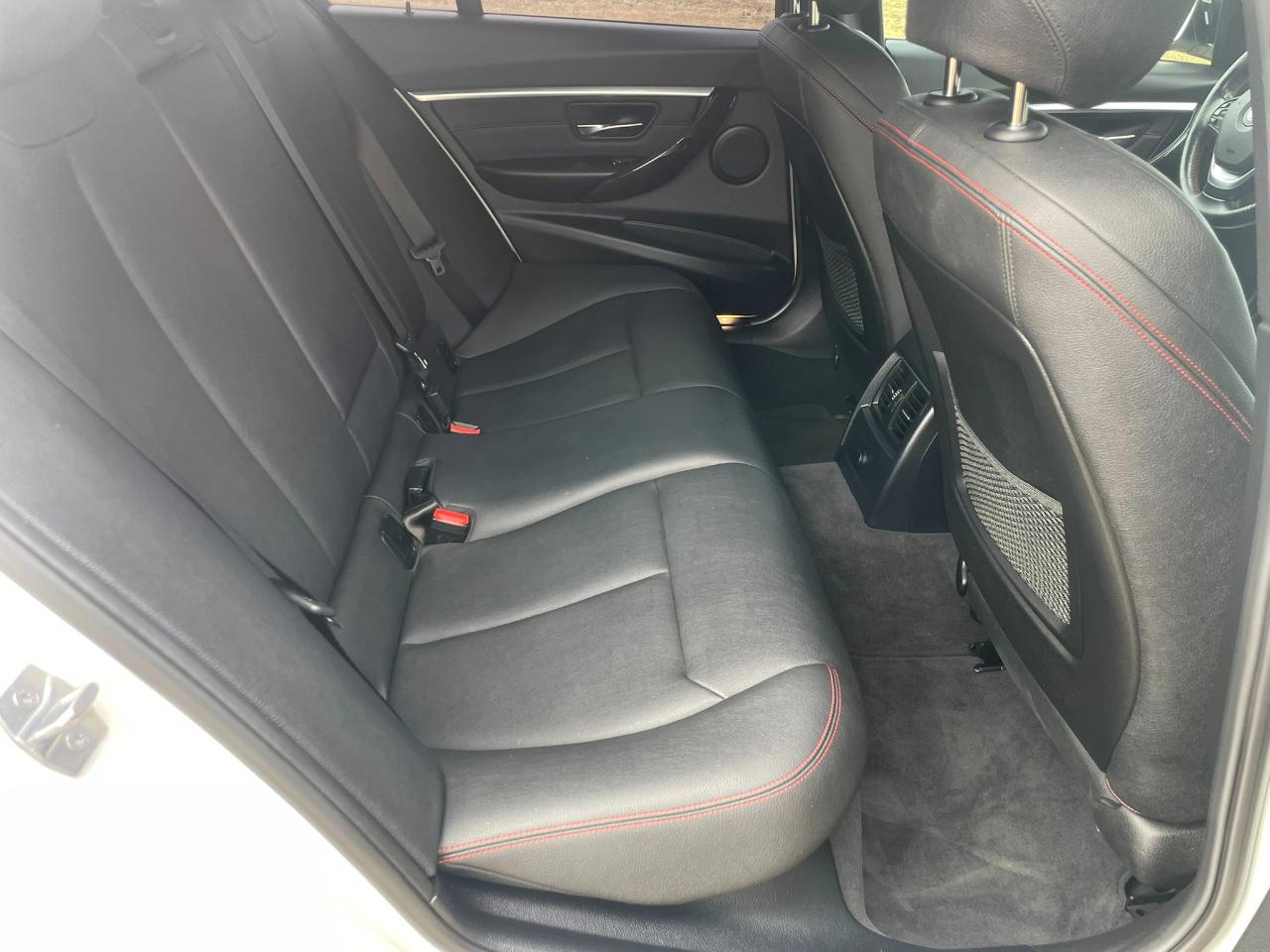 BMW 3-Series 330i SULEV Sedan 2018