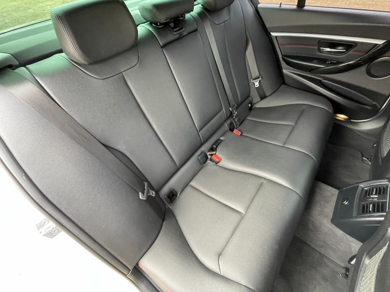 BMW 3-Series 330i SULEV Sedan 2018