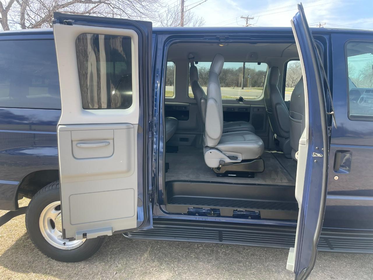 Ford Econoline E-150 XL 2013