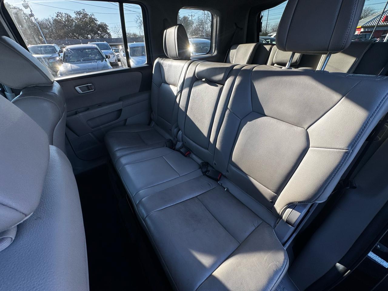 Honda Pilot EX-L 2WD 5-Spd AT with Navigation 2012