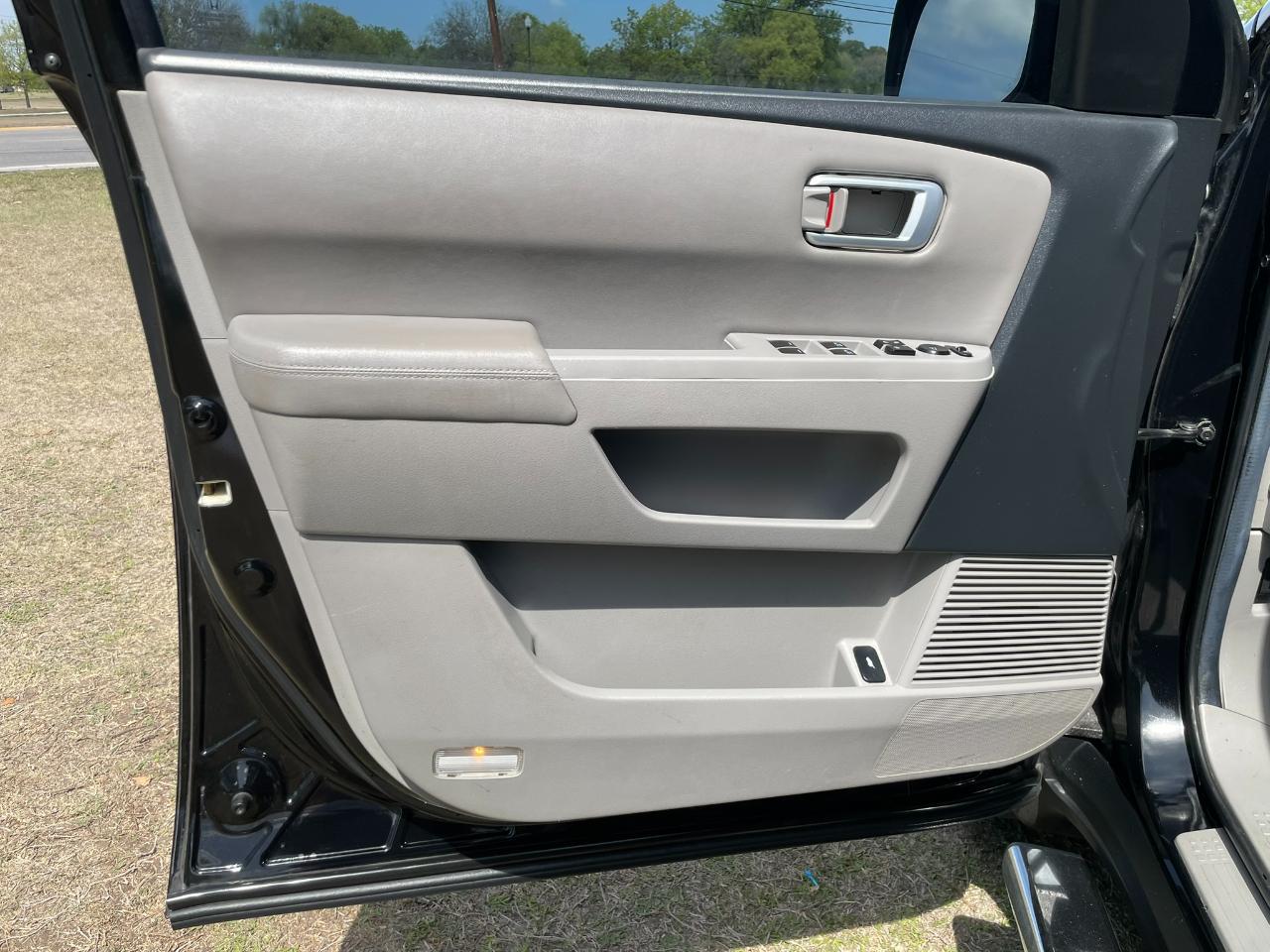 Honda Pilot EX-L 2WD 5-Spd AT with Navigation 2012