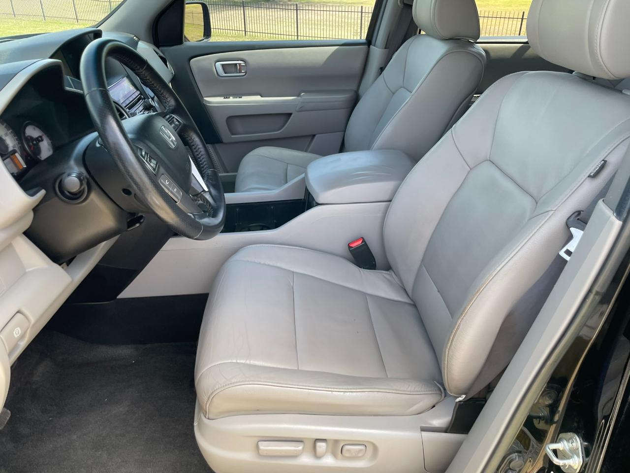 Honda Pilot EX-L 2WD 5-Spd AT with Navigation 2012